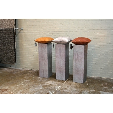 Dutch Design Display Concrete 30 x 30 x 100 cm 